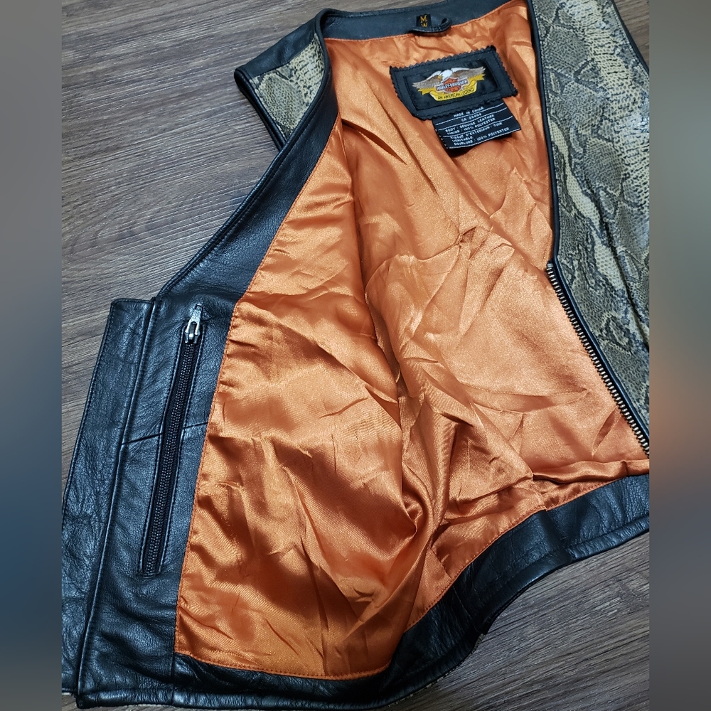 Womens Harley Davidson Leather Vest - Picture 4 of 13